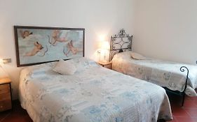 Assisi Hus Stanza Tripla In Appartamento